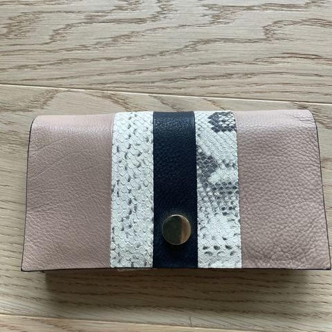 Tiger of Sweeden clutch/lommebok i skinn