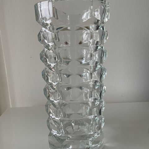 Vintage vase fra 1970-tallet Luminarc France (ca 25 cm x 11.5 cm)