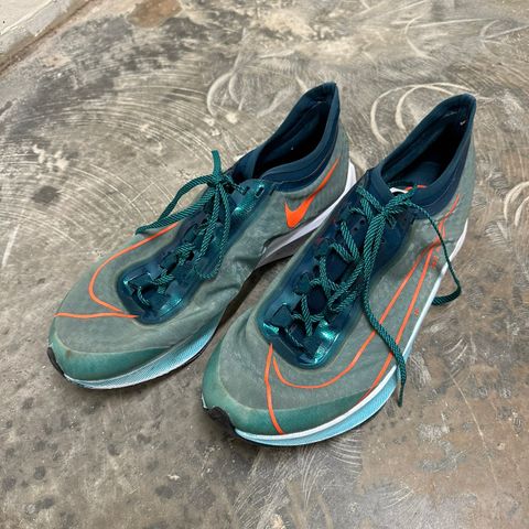 Nike zoom fly 3 str 44,5