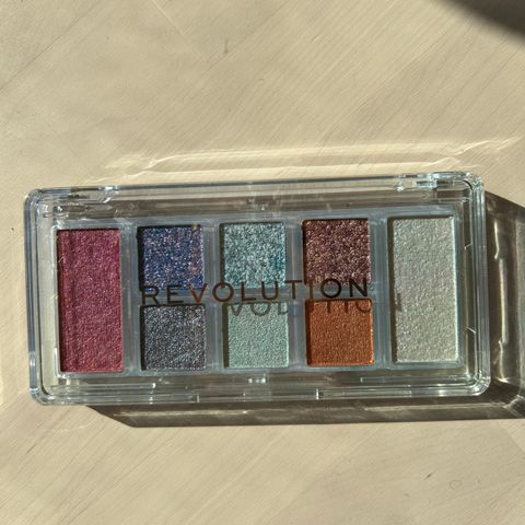 Revolution Hyper Real Palette, ny og forseglet