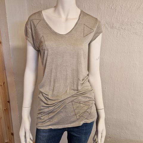 Stilig Guess T-shirt L-