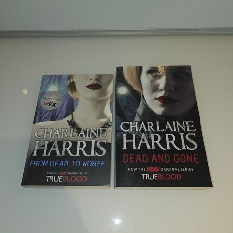 2 stk Charlaine Harris bøker