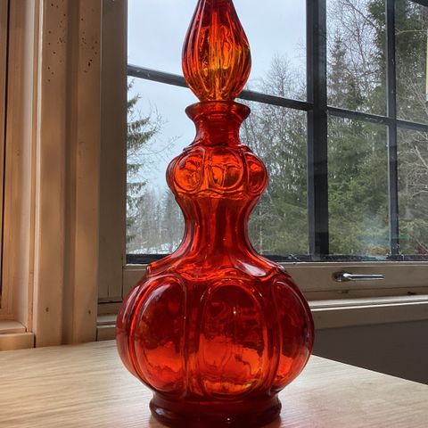 Ny pris… Gammel karaffel . Vintage corset empolie genie bottle Rødt glass