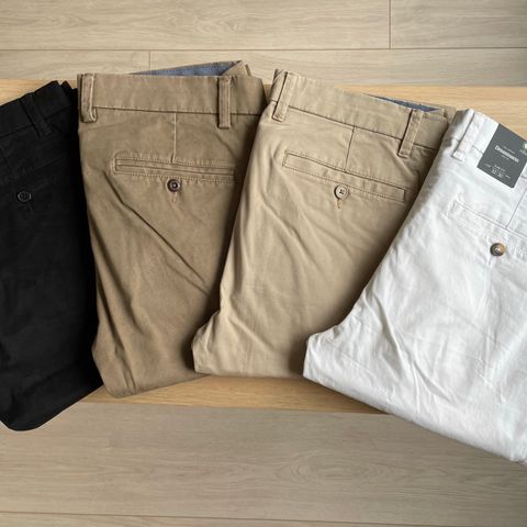 Bukse-pakke, 4 stk Chinos, W32 L30, kr. 200.- pr. stk