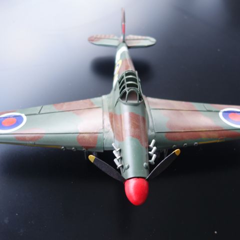 Hawker Hurricane WW2 modellfly i metall