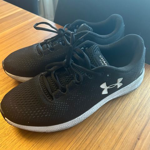 Under Armour Charged Pursuit joggesko 41