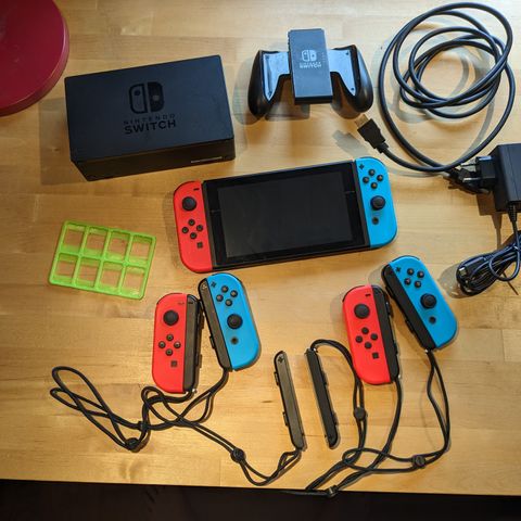 Nintendo Switch med 6 kontrollere