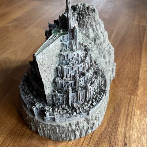 Ringenes herre statue av Minas Tirith