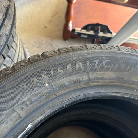 Ubrukte Dunlop  225/55/17C