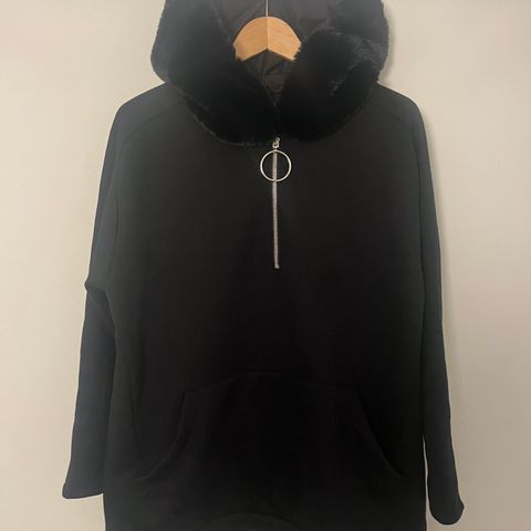 Zara half zip hoodie m/ faux pels hette