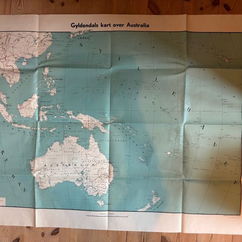 Gammelt kart over Australia ca 105cm  x ca 84 cm