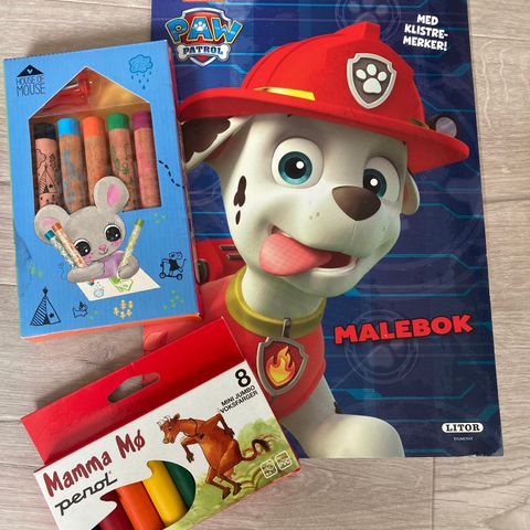 Paw Patrol malebok m/ kritt og blyanter