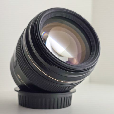 Canon EF 85mm F/1.8 USM
