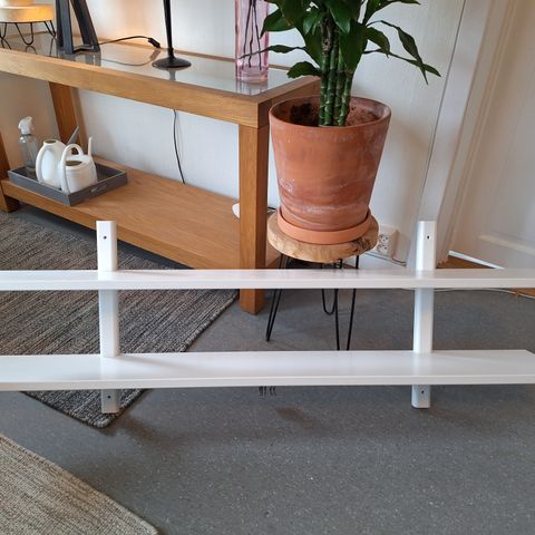 Flott Ikea värde vegghylle(Kan leveres uten tillegg i Oslo)