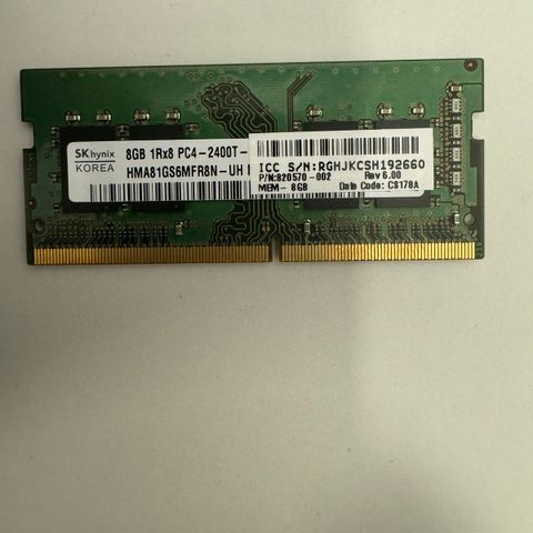 SK Hynix • 8 GB • DDR4 • 2400MHz