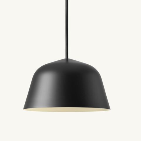 Ny Muuto Ambit pendant taklampe. Ø16,5. Svart farge.