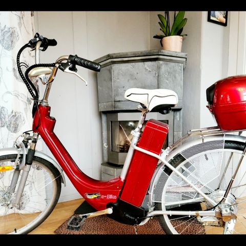 Søt rød Elsykkel, sjeldent mulighet TourDE el-sykkel