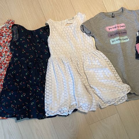 Pakke med sommerklær | kjoler, t-skjorte, genser