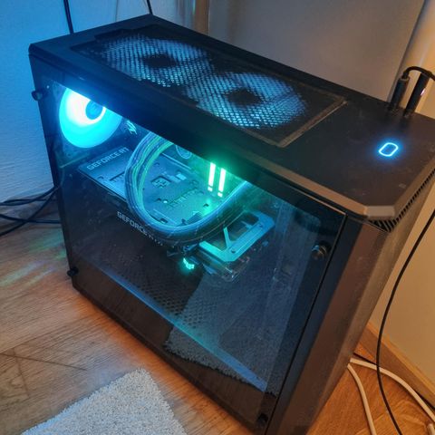 Gaming pc med 3070 og 13700k