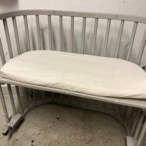 Bed side crib / sideseng til baby med madrass