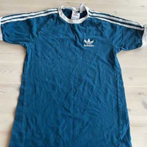 Adidas tshirt