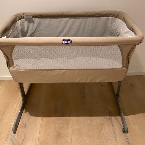 Chicco Next2Me Bedside crib