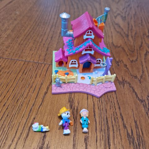 Polly Pocket Dog House / Barclay's Cottage