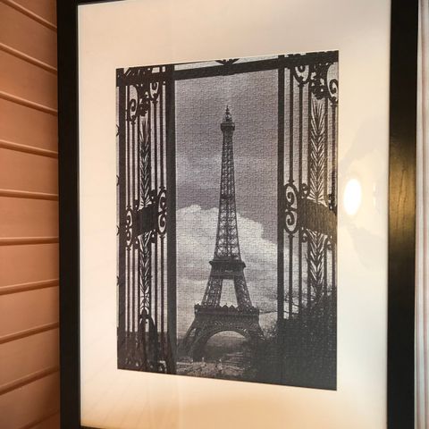 Bilde av Eiffeltårnet i  puslebrikker