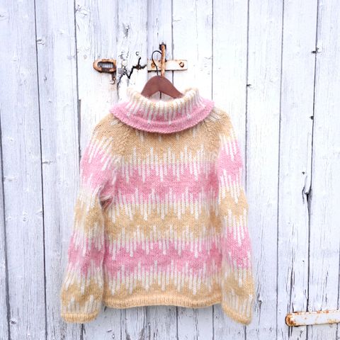"Sukkertøy " genser, strikket I Alafosslopi