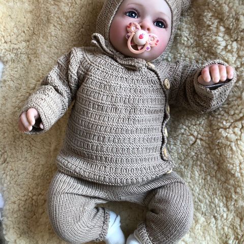strikket babysett