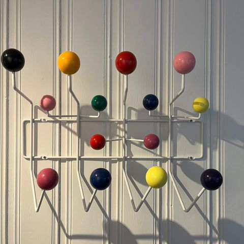 Eames «Hang it all» knaggrekke multicolor Vitra