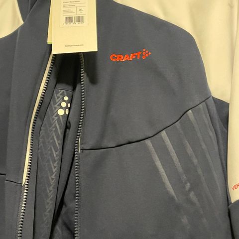 Sportsdrakt av merke  CRAFT  jakke  og bukser kompett   XL