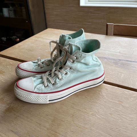 Converse All Stars nesten ubrukt str 37