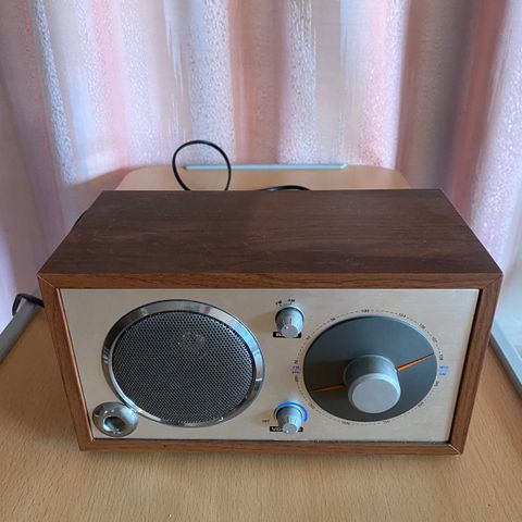 Retro radio