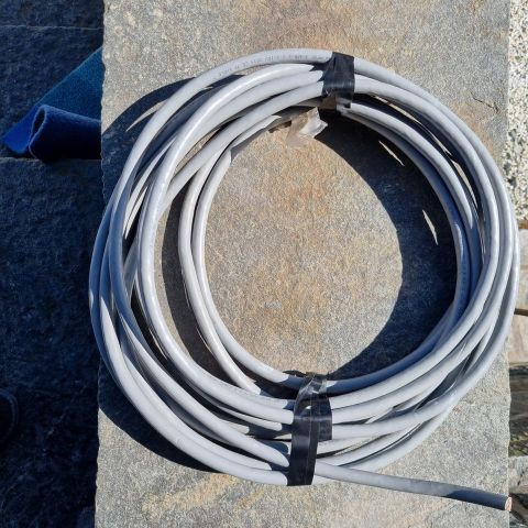 12 meter Kabel PFSP 3X4ER/4 1KV