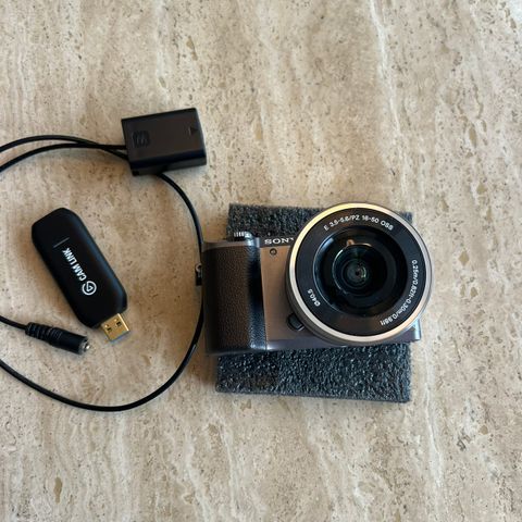 Sony Alpha A5100 systemkamera + 16-50 mm objektiv
