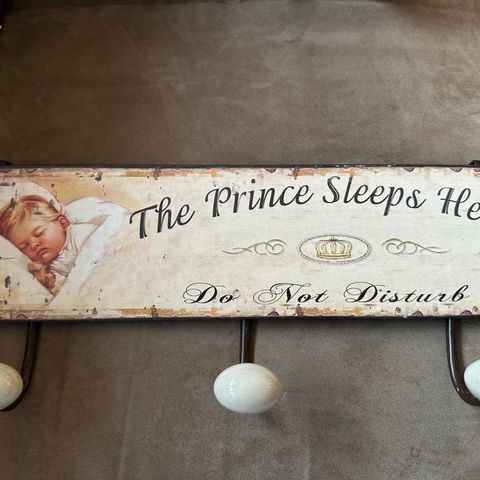 Prins sover og ikke forstyrr skilt knagger