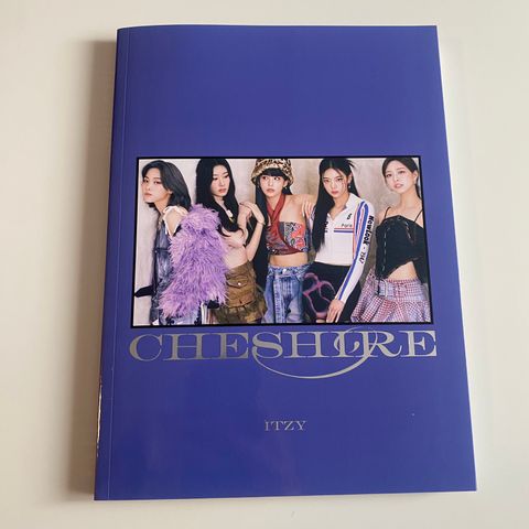 ITZY Cheshire Limited Edition album