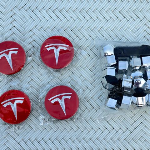 Tesla Model S.3.X.Y Rød med sølv T logo Senterkopp sett