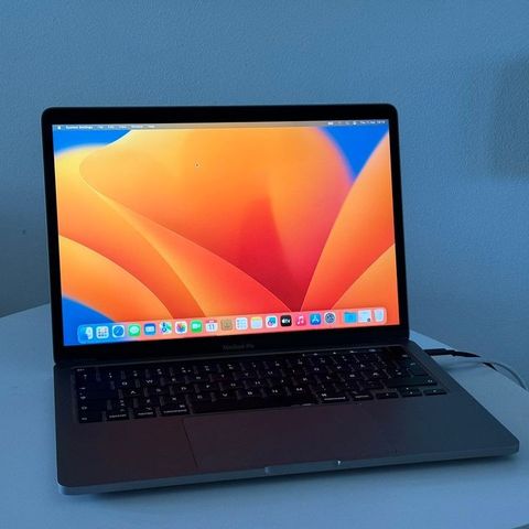 MacBook Pro 13» 2020-modell med Intel i5 16GB