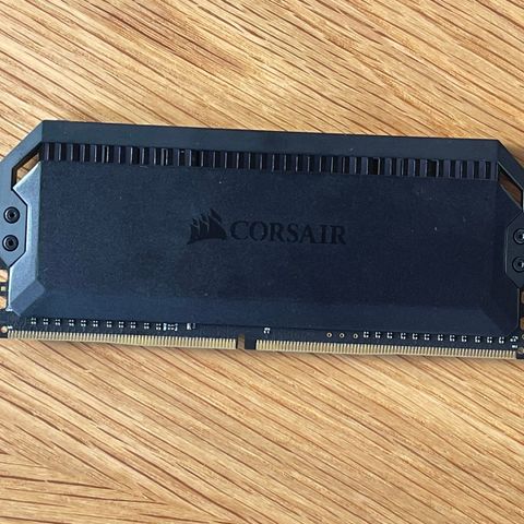 Corsair Dominator RGB DDR4 RAM Minne 8GB 3000MHz