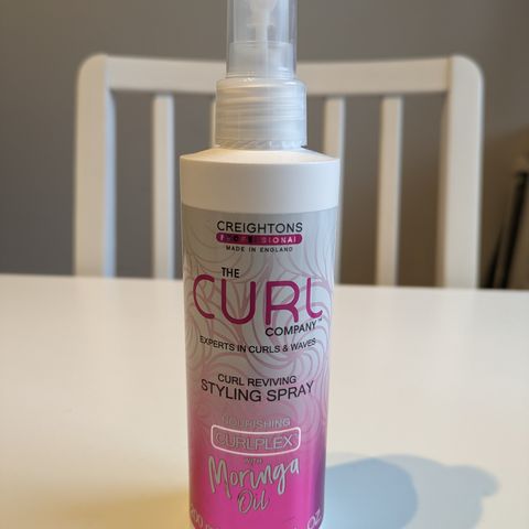 Curl revivng styling spray