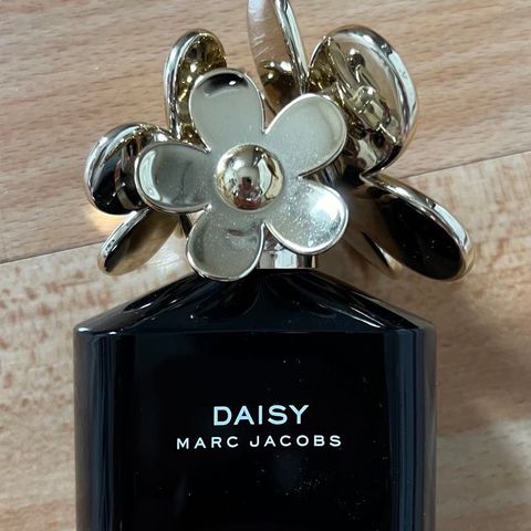 Parfyme, Daisy - Marc Jacobs Black Edition