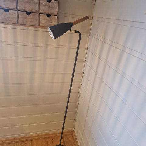 Stålampe selges