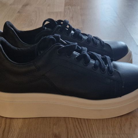 ZARA sneakers fritidssko str.40