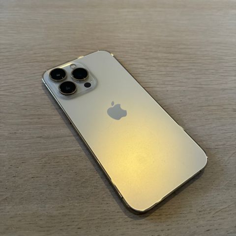 Strøken iPhone 13 Pro Gold - 97 % batterikapasitet
