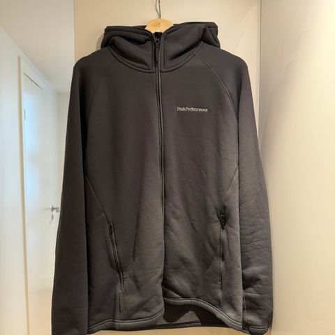 Pent og veldig lite brukt Chill Zip Hood fra Peak Performance (fleecejakke)