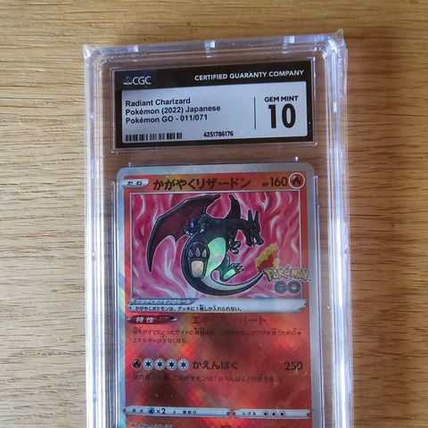 RADIANT CHARIZARD CGC 10.