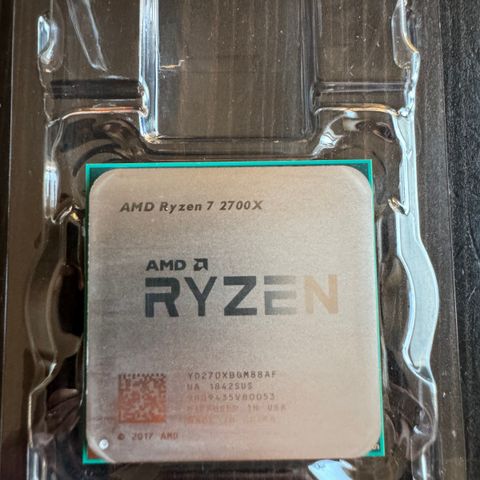 AMD Ryzen 7 2700x med Wraith Prism