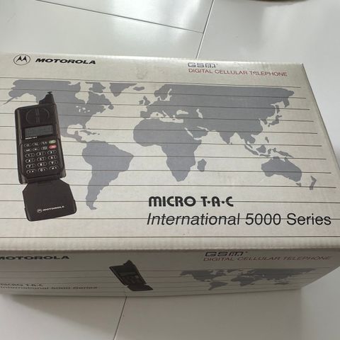 Vintage Motorola micro T.A.C International 5000 series, Digital cellular telefon